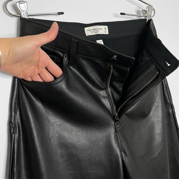 Abercrombie & Fitch The Ankle Straight Ultra High Rise Vegan Leather Pants - Picture 5 of 10